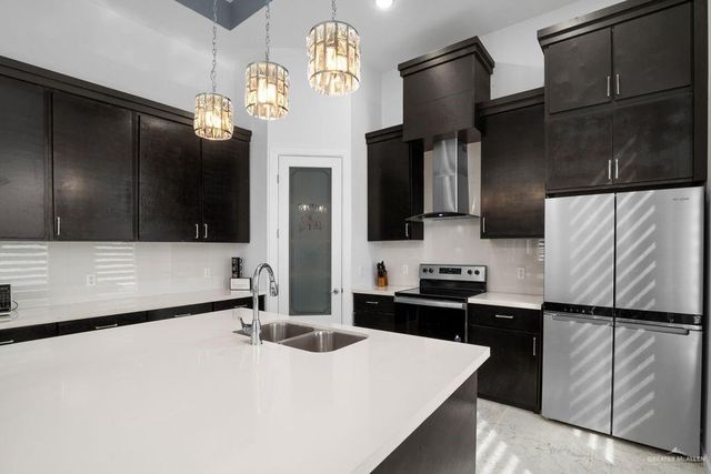 202 N 32nd Street, Hidalgo, TX 78539