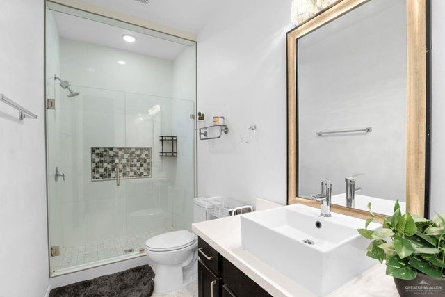 202 N 32nd Street, Hidalgo, TX 78539