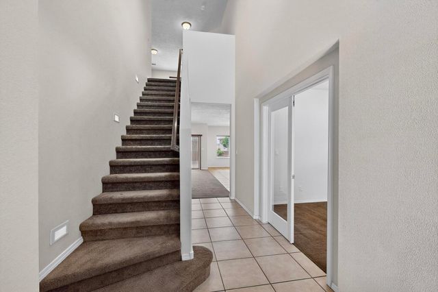 2015 SALVATOR Drive SE, Albuquerque, NM 87123