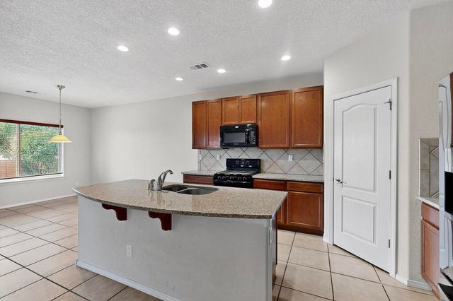 2015 SALVATOR Drive SE, Albuquerque, NM 87123
