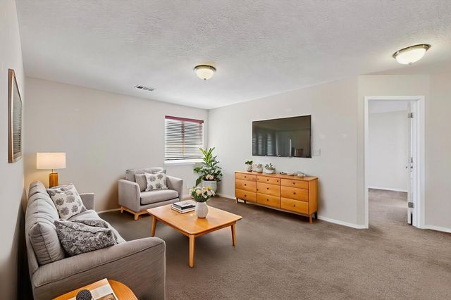 2015 SALVATOR Drive SE, Albuquerque, NM 87123