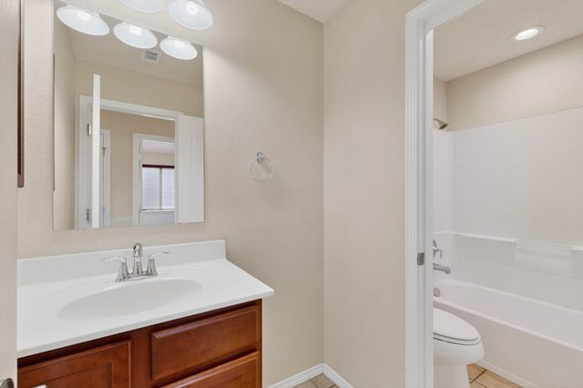 2015 SALVATOR Drive SE, Albuquerque, NM 87123