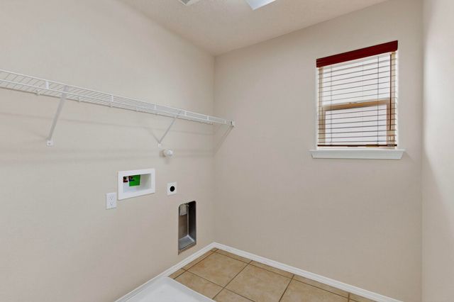 2015 SALVATOR Drive SE, Albuquerque, NM 87123