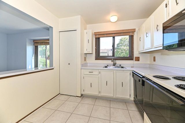 4293 W College AVENUE, Milwaukee, WI 53221