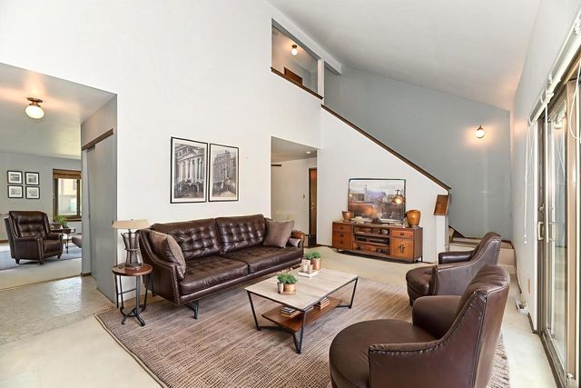 4293 W College AVENUE, Milwaukee, WI 53221