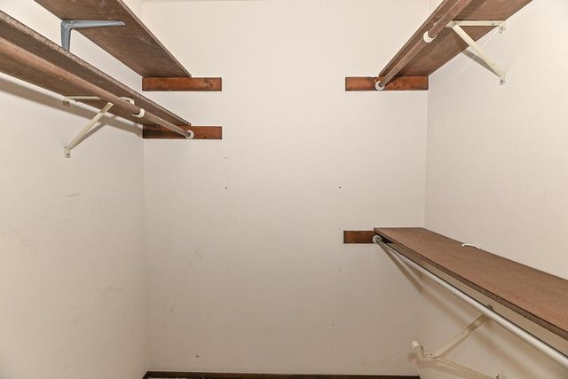 4293 W College AVENUE, Milwaukee, WI 53221