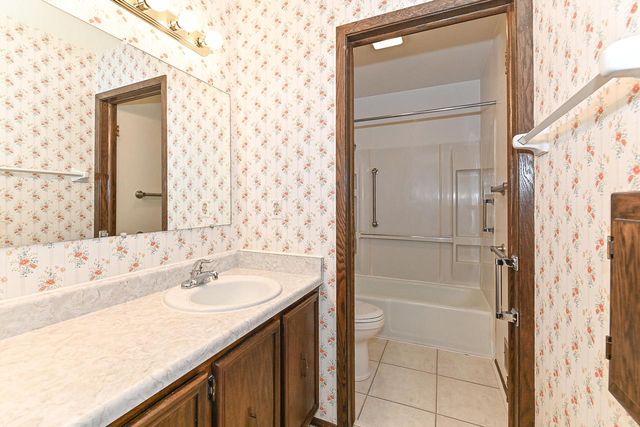 4293 W College AVENUE, Milwaukee, WI 53221