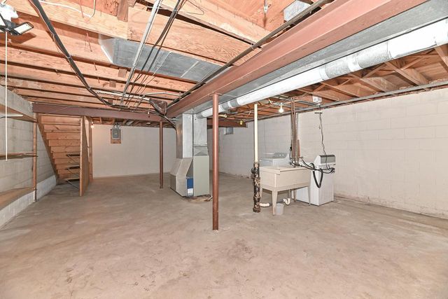 4293 W College AVENUE, Milwaukee, WI 53221