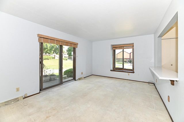 4293 W College AVENUE, Milwaukee, WI 53221