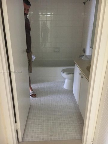 7601 E Treasure Dr 801, North Bay Village, FL 33141