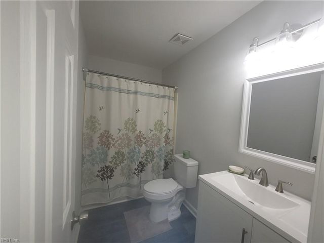 311 Amherst CT, Chesapeake, VA 23320