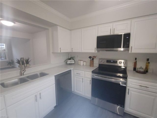 311 Amherst CT, Chesapeake, VA 23320