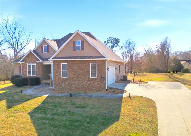 516 Serria Way, Seneca, SC 29678