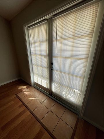 2121 El Paseo Street 1910, Houston, TX 77054