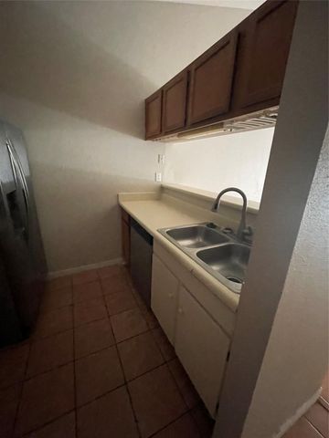 2121 El Paseo Street 1910, Houston, TX 77054