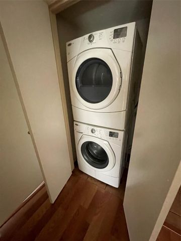 2121 El Paseo Street 1910, Houston, TX 77054