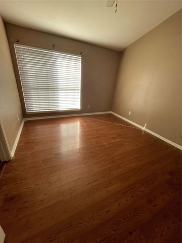 2121 El Paseo Street 1910, Houston, TX 77054