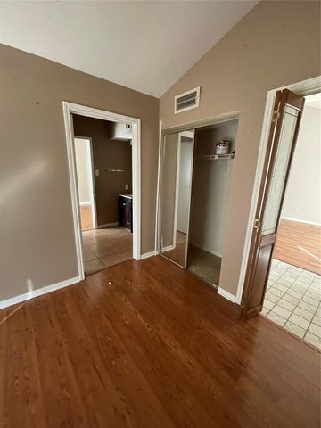 2121 El Paseo Street 1910, Houston, TX 77054