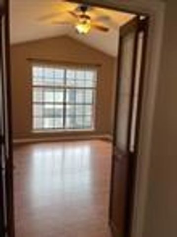 2121 El Paseo Street 1910, Houston, TX 77054