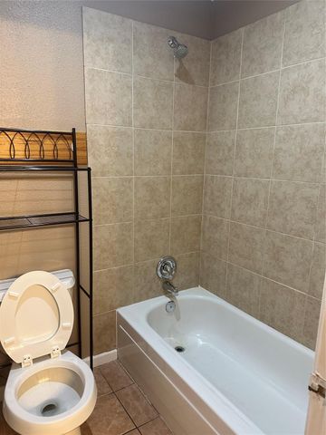 2121 El Paseo Street 1910, Houston, TX 77054