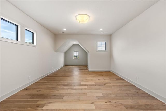 11802 W 181st Terrace, Overland Park, KS 66013