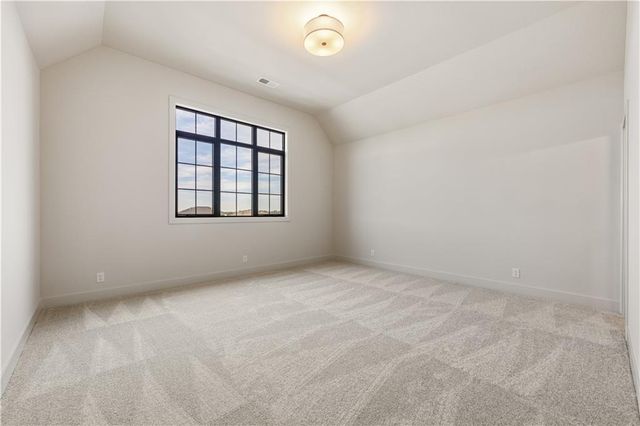 11802 W 181st Terrace, Overland Park, KS 66013