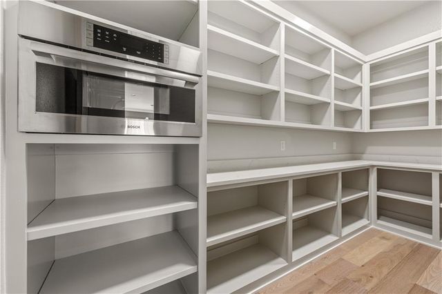 11802 W 181st Terrace, Overland Park, KS 66013