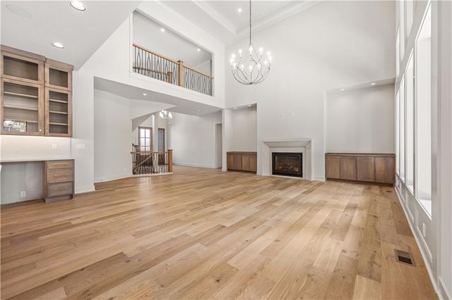 11802 W 181st Terrace, Overland Park, KS 66013