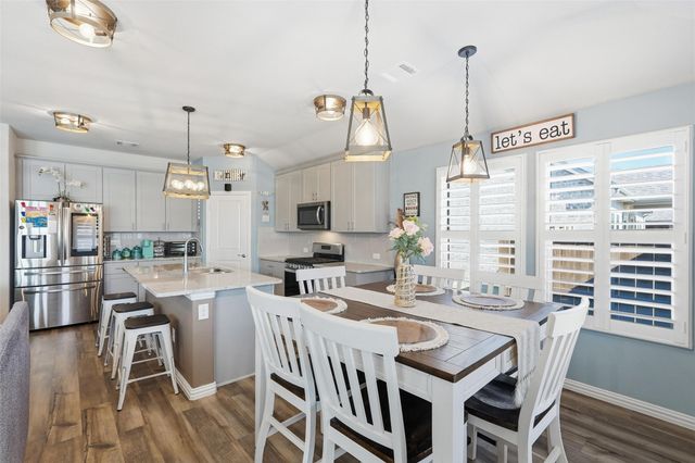 1512 Berry Ridge Trail, Aubrey, TX 76227