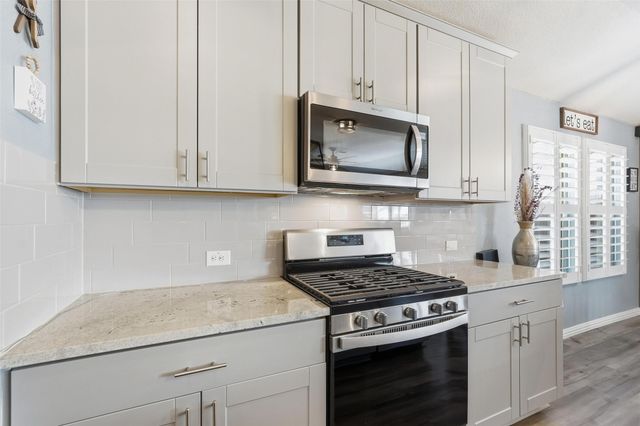 1512 Berry Ridge Trail, Aubrey, TX 76227