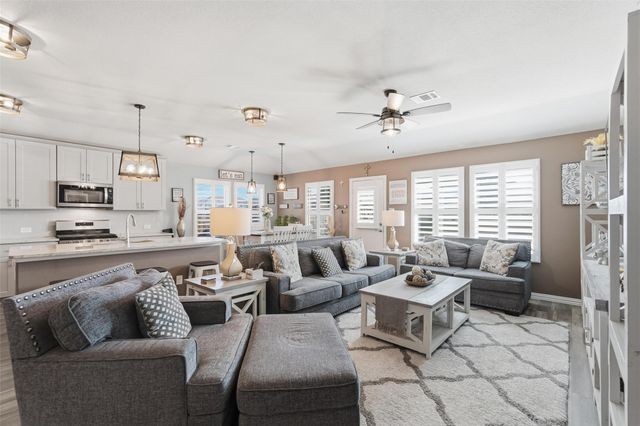 1512 Berry Ridge Trail, Aubrey, TX 76227