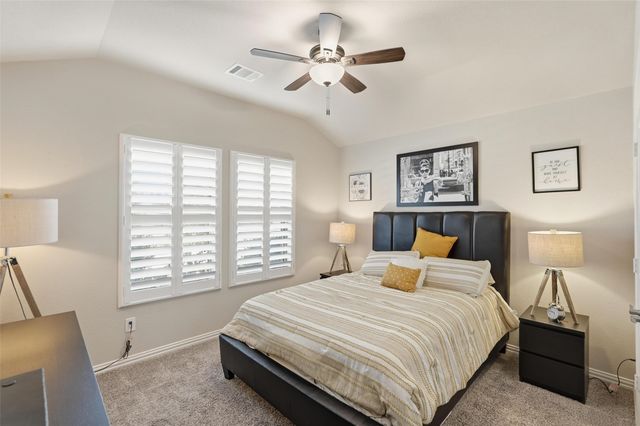 1512 Berry Ridge Trail, Aubrey, TX 76227