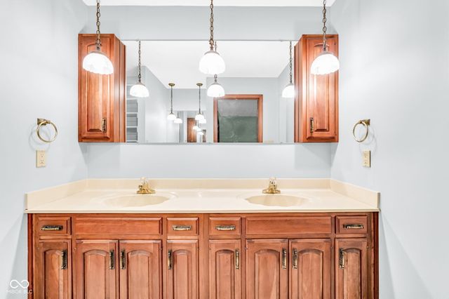 5697 Ridge Hill Way, Avon, IN 46123