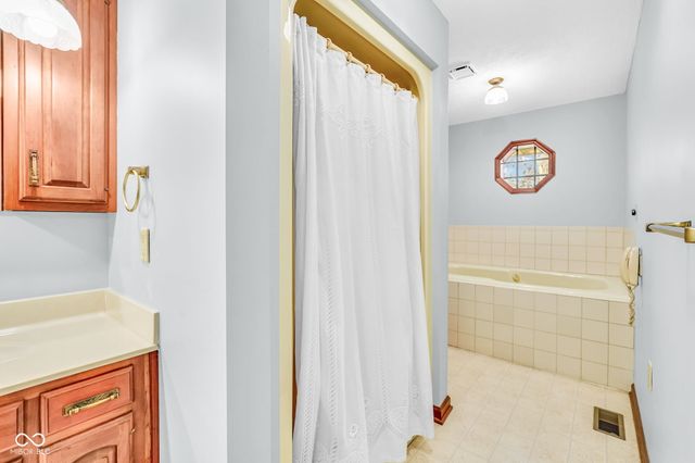 5697 Ridge Hill Way, Avon, IN 46123