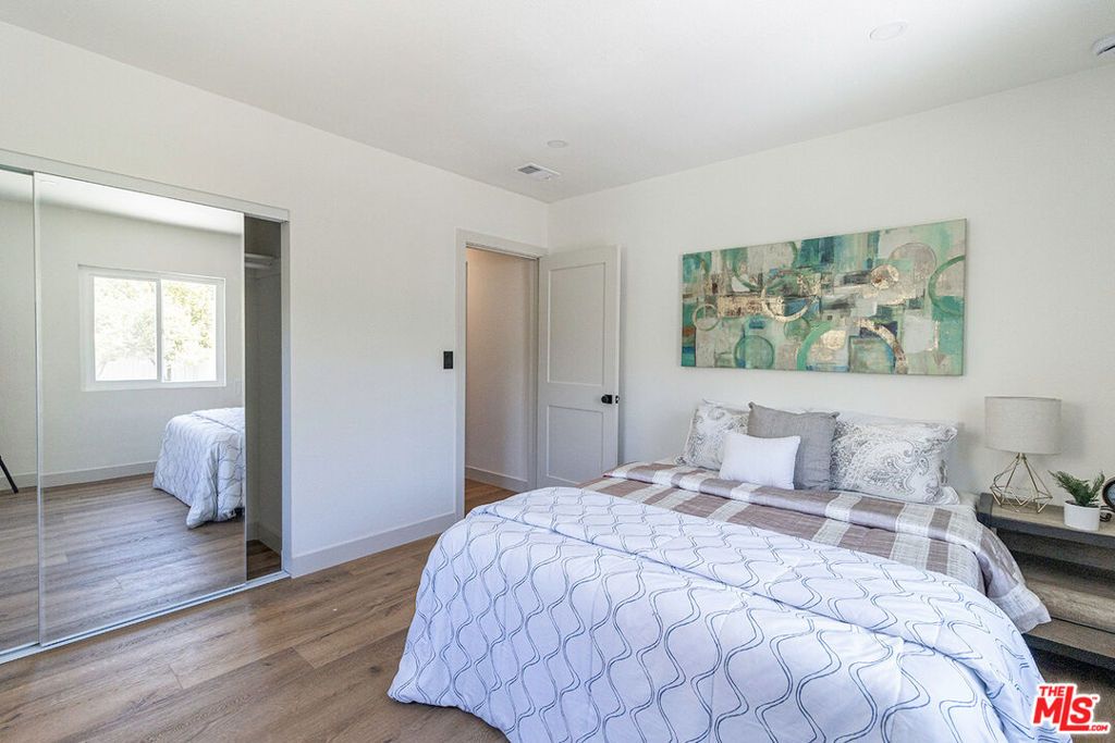 Image 14 of property listing at 8954 Kramerwood Place, Los Angeles, CA 90034