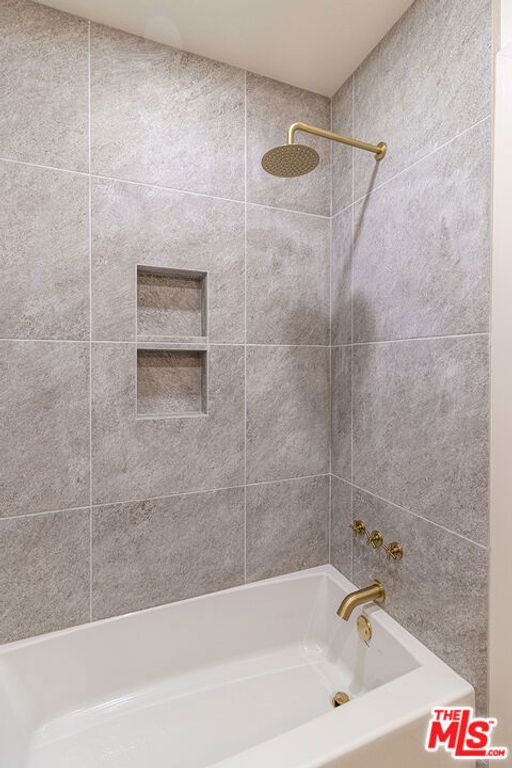 Image 20 of property listing at 8954 Kramerwood Place, Los Angeles, CA 90034