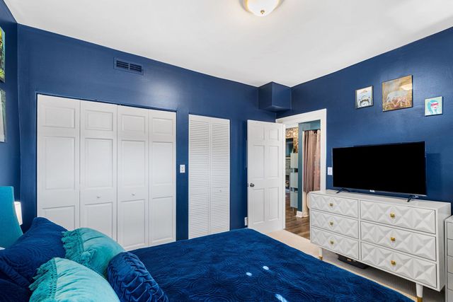 4027 N Southport Avenue 2, Chicago, IL 60613