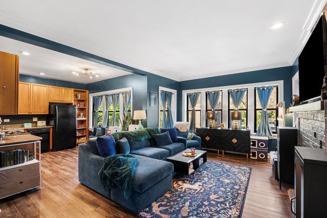 4027 N Southport Avenue 2, Chicago, IL 60613