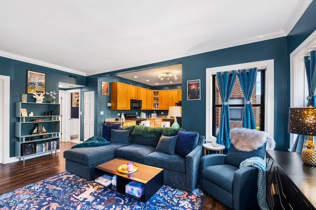 4027 N Southport Avenue 2, Chicago, IL 60613