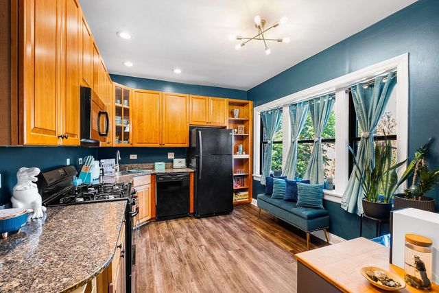 4027 N Southport Avenue 2, Chicago, IL 60613