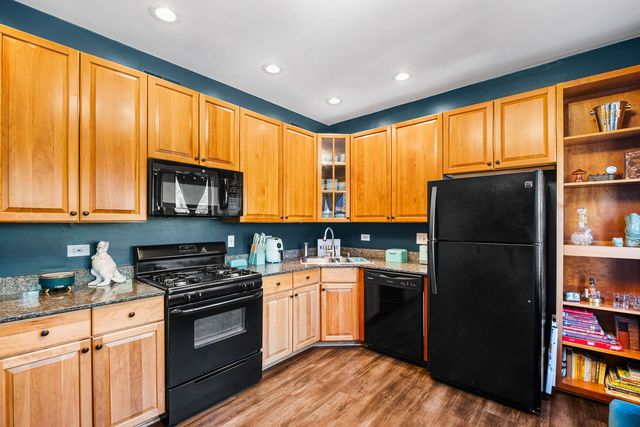 4027 N Southport Avenue 2, Chicago, IL 60613