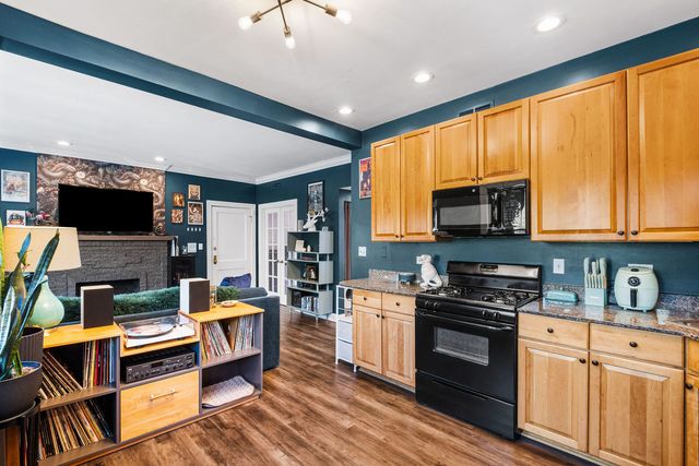 4027 N Southport Avenue 2, Chicago, IL 60613
