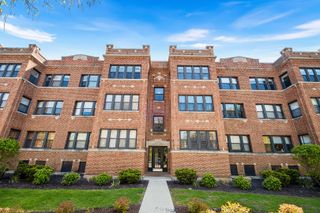 4027 N Southport Avenue 2, Chicago, IL 60613