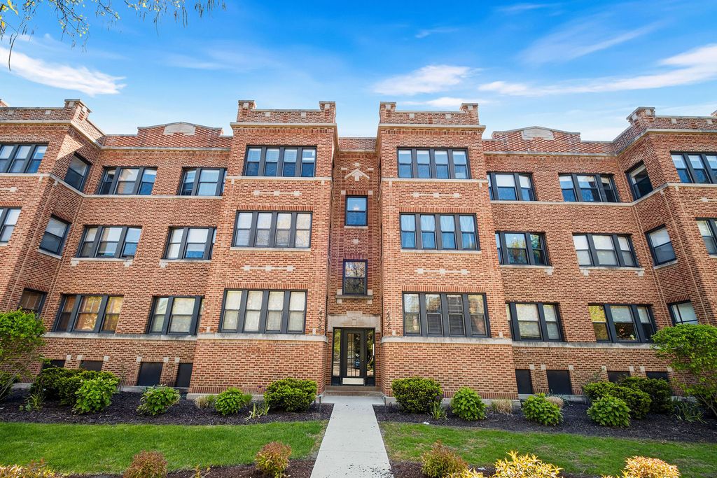 4027 N Southport Avenue 2, Chicago, IL 60613