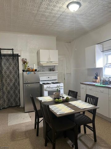 93 Bloomfield Ave, Paterson City, NJ 07503