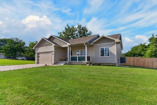 2324 Maynard Avenue, Waterloo, IA 50701