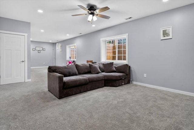 2324 Maynard Avenue, Waterloo, IA 50701