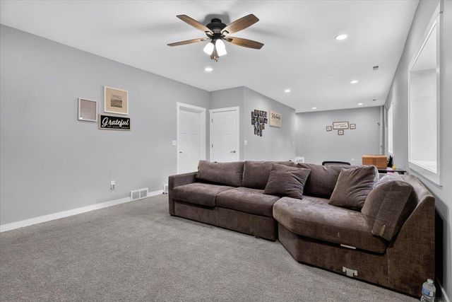 2324 Maynard Avenue, Waterloo, IA 50701