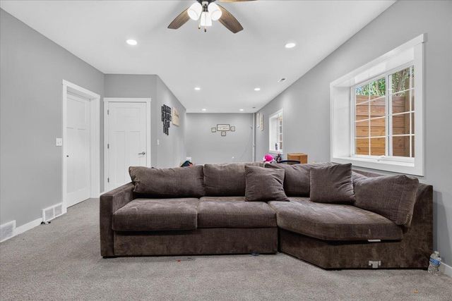 2324 Maynard Avenue, Waterloo, IA 50701