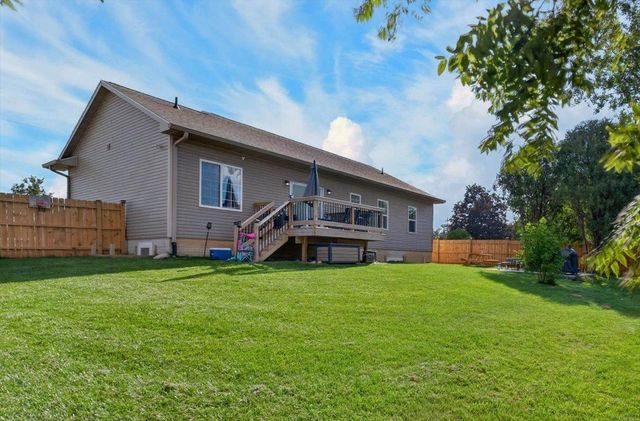 2324 Maynard Avenue, Waterloo, IA 50701